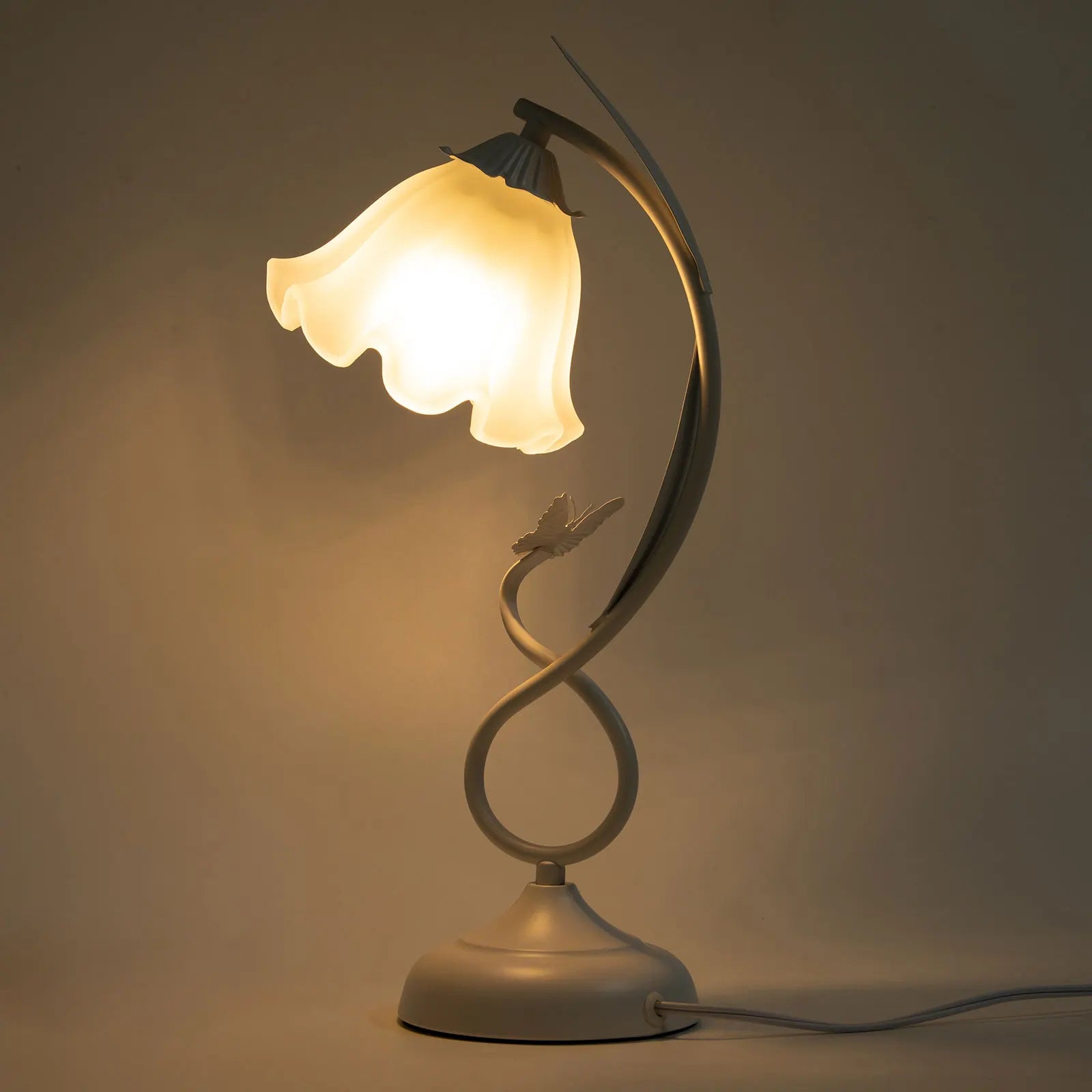 Flower Desk Lamp White Glass Lampshade for Bedside Use